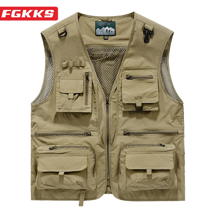 FGKKS Men’s Outdoor Multi-Pocket Vest Breathable Sports Coat