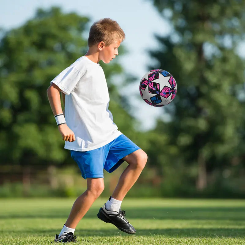 Professional Soccer Ball – Seamless Outdoor Training & Match Football (Size 4 & 5)